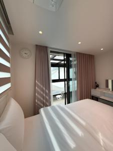 Căn hộ 2 phòng ngủ nhìn ra cảnh thành phố (Two-Bedroom Apartment with City View)