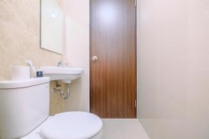 Modern and Comfort 2BR Transpark Cibubur Apartment By Travelio