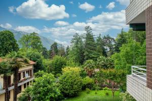 JOIVY Stylish 2-Bedroom Apartment by Lake Como