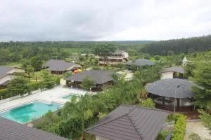 Vintage Village Resort by PnT - Alūr