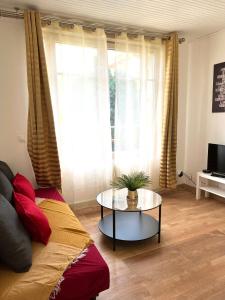 Appartements Rosny Sous Bois tres charmant l-appartement en plein centre ville et verdure : photos des chambres