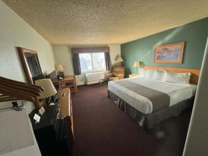 Fossil Creek Hotel & Suites