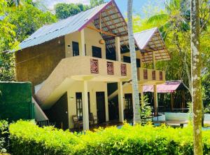 Pelican Lake safari resort