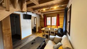 Appartements Chalet Epilobe - Superbe appartement montagne et cosy - 5 pers - 50m des pistes MAE-5161 : photos des chambres