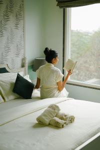 Palm Retreat Ultra Luxe Outhouse with Pool