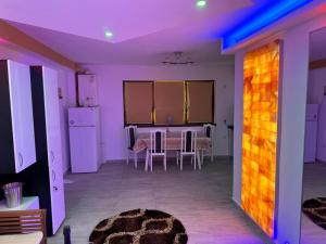 Regim Hotel Hanea jacuzzi in camera,piscina exterioara si sauna comuna