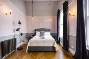 Stylish Hyde Park Gem