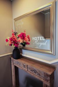 Small Single Room room in Hotel Royal