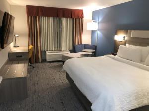 Standard King Room with Extra Space room in Holiday Inn Express Hotel & Suites Loveland an IHG Hotel