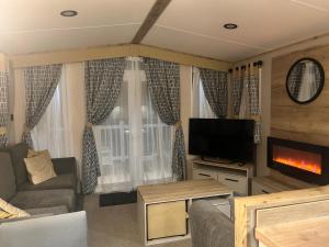 Hafan y Mor Park 3-Bed Caravan Sleeps 8 Pets Ok