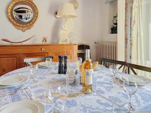Villas Le Mas Valou, villa en pierre dans les hauteurs de Fayence : photos des chambres