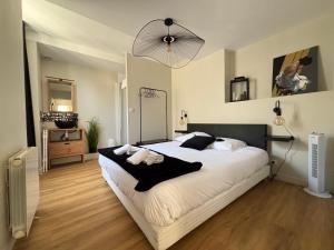 Bajocasse Apt duplex spacieux 3 ch 2 sdb cosy plein centre Bayeux décoration élégante proche plages du débarquement