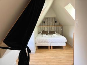 Appartements Bajocasse Apt duplex spacieux 3 ch 2 sdb cosy plein centre Bayeux decoration elegante proche plages du debarquement : photos des chambres