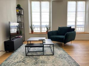 Bajocasse Apt duplex spacieux 3 ch 2 sdb cosy décoration élégante plein centre Bayeux parking public gratuit proche plages du débarquement