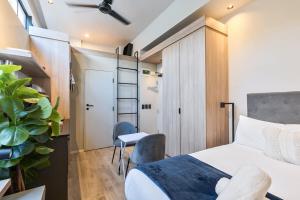 Luxury Petite Studio