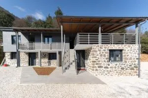 Oνειροπετρα 4 - 莫扎孔恩