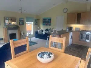 Lukes Lodge where the fun begins Woodland View, Hot Tub, dog friendly - Luton