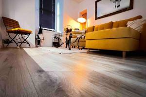 1-Bed Apartment Sleeps 2 -Free Parking -WiFi & Tv