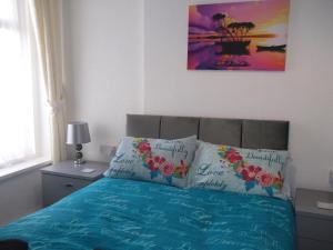Double Room with Private Bathroom room in Holmeleigh Hotel
