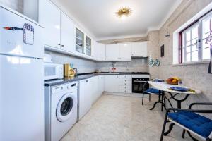 Luz Heaven - Top floor Seaview Apartment