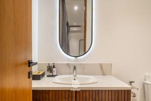 Villa MiRu, 3 bedroom brand new modern villa in Pererenan, Canggu with view river and paddy field