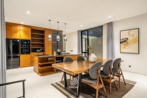 Villa MiRu, 3 bedroom brand new modern villa in Pererenan, Canggu with view river and paddy field