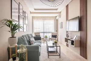 The 51 Hermitage by IB Signature - Elegant 1BR, Peaceful - 24 x7 Security - Self check-in - Parking - City View with terrace - Walk to Cafes! City Centre & Tram - Maarif