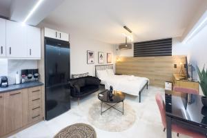 Stylish & Elegant Apt in Pagrati