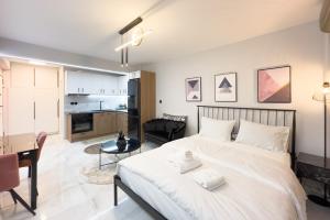 Stylish & Elegant Apt in Pagrati