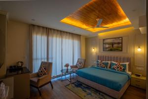 Perfectstayz Premium Westend at Mall Road