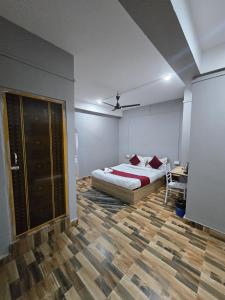 Hotel Pohor Regency Near Kamakhya Gate Foot Bridge
