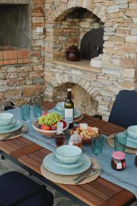 Onar Sifnos Stone Villa