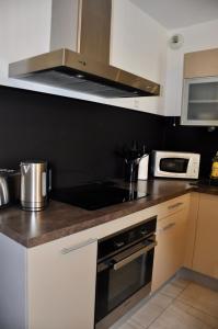 Appartements Le Reve Bleu Jardin Parking Aeroport MEETT : photos des chambres