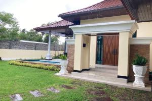 Tropical 3BR Pool Villa Ocean Palm V11, 15min walk to Bangtao Beach