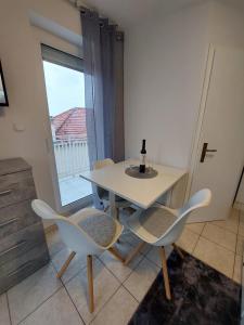 Studio apartment Mihlin beach Vodice A2