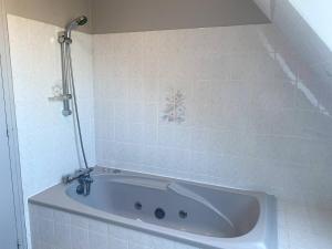 Villa 3 étoiles à 400m de la grande plage de Trestraou à Perros-Guirec - Réf 851