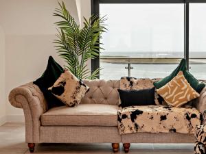 4 Bed in Appledore 93960