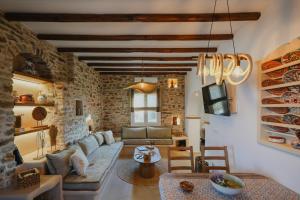 Onar Sifnos Stone Villa