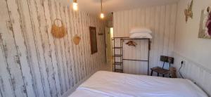 Auberge Chez Dikke Vriend, Chambres et taverne