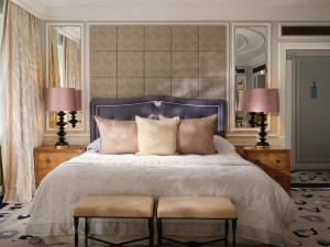 Junior Suite room in Baur au Lac