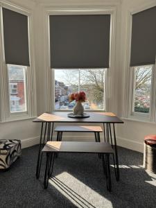 Luxury One Bedroom Apartment