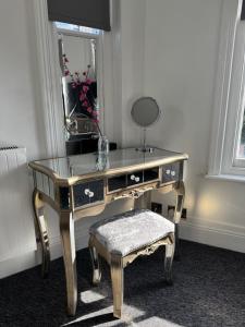 Luxury One Bedroom Apartment