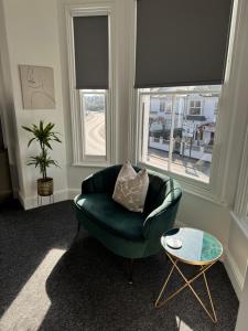 Luxury One Bedroom Apartment