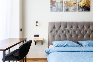 Main Street Lounge - terrace, free P, self check-in