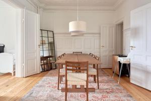 2BR Loft - Modern & Central