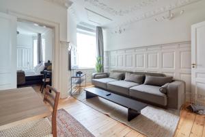 2BR Loft - Modern & Central