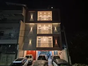 Hotel Blueberry - جبلبور