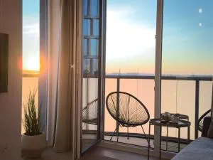 URBAN APARTMENTS Global Premium 11th Floor No 23 Free Garage Self Check-in - 卡托维兹