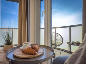 URBAN APARTMENTS Global Premium ,11th Floor No, Free Garage Self Check-in, No Deposit