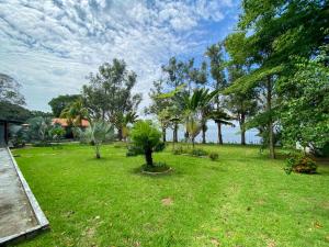 CASA NA PRAIA - 5 QUARTOS - PISCINA - CHURASQUEIRA e VISTA EXTRAORDINARIA - 20 PESSOAS